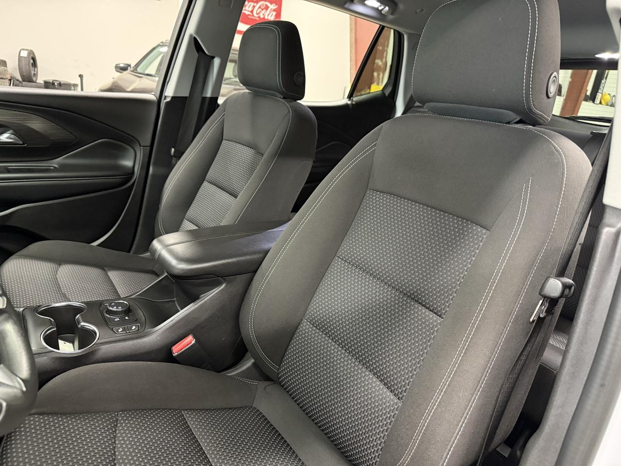 2024 GMC Terrain SLE Photo