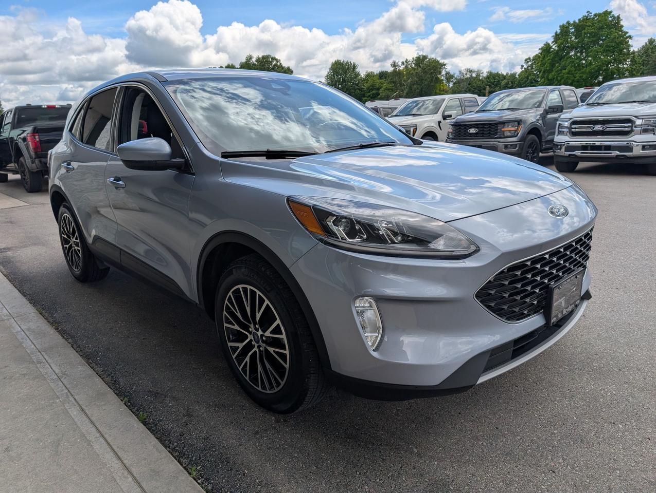2022 Ford Escape SEL PLUG-IN HYBRID FWD Photo2