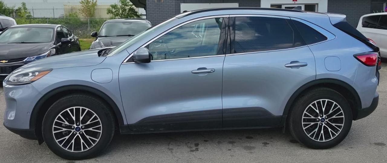 2022 Ford Escape TITANIUM / HYBRID / NO ACCIDENTS / PANO ROOF / NAV Photo