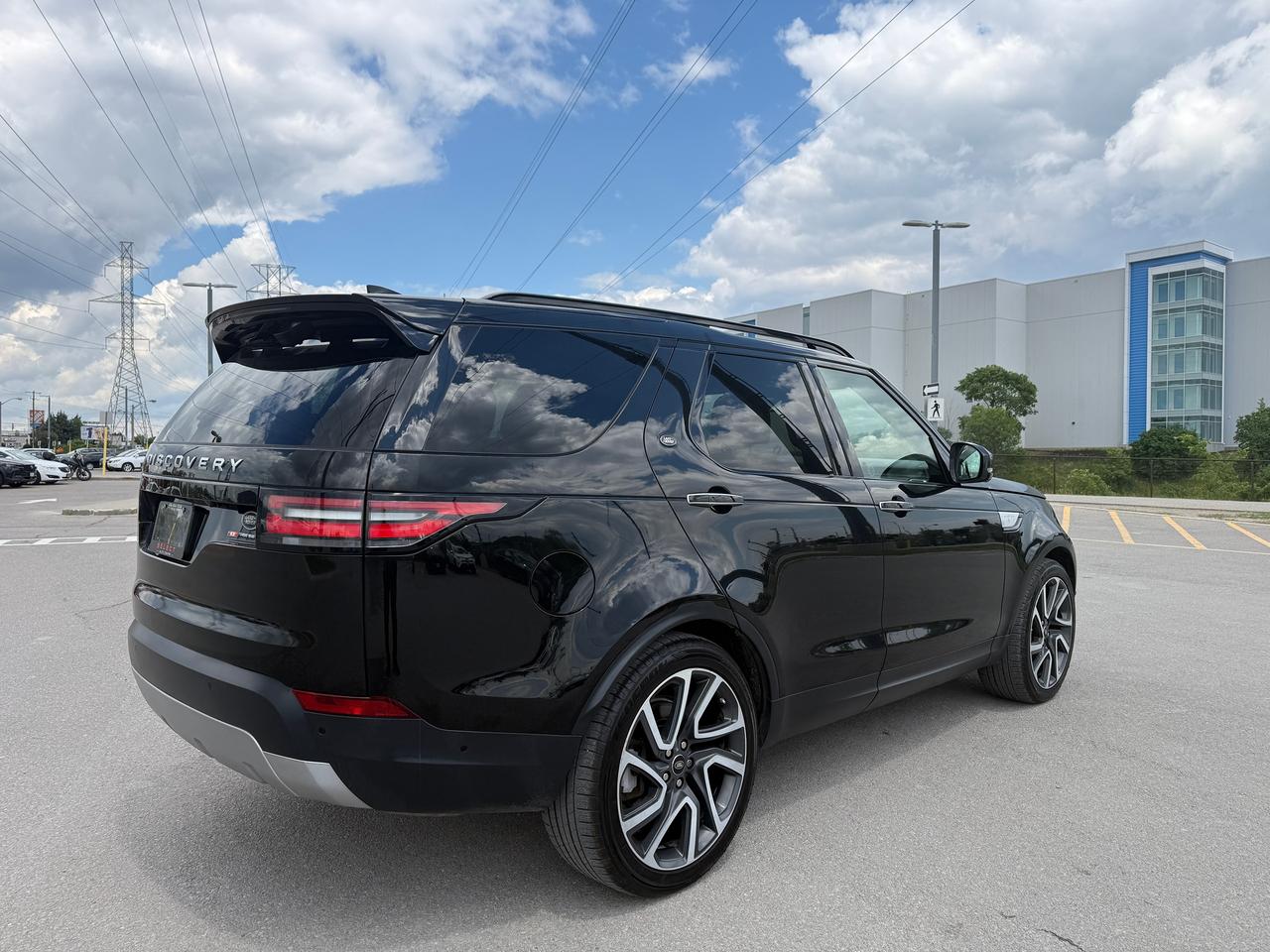 2019 Land Rover Discovery HSE LUXURY Photo3