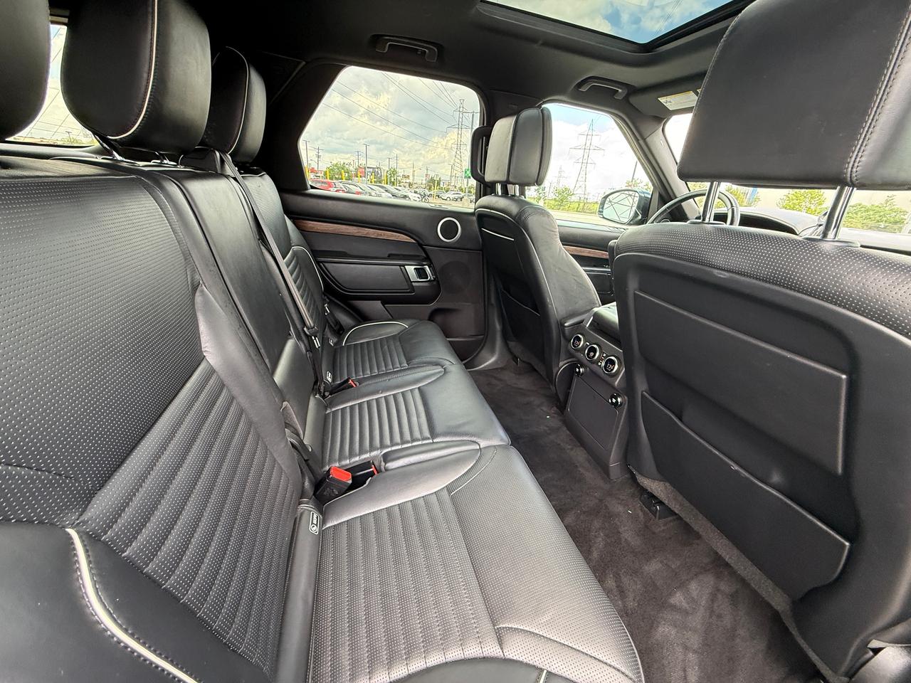 2019 Land Rover Discovery HSE LUXURY Photo