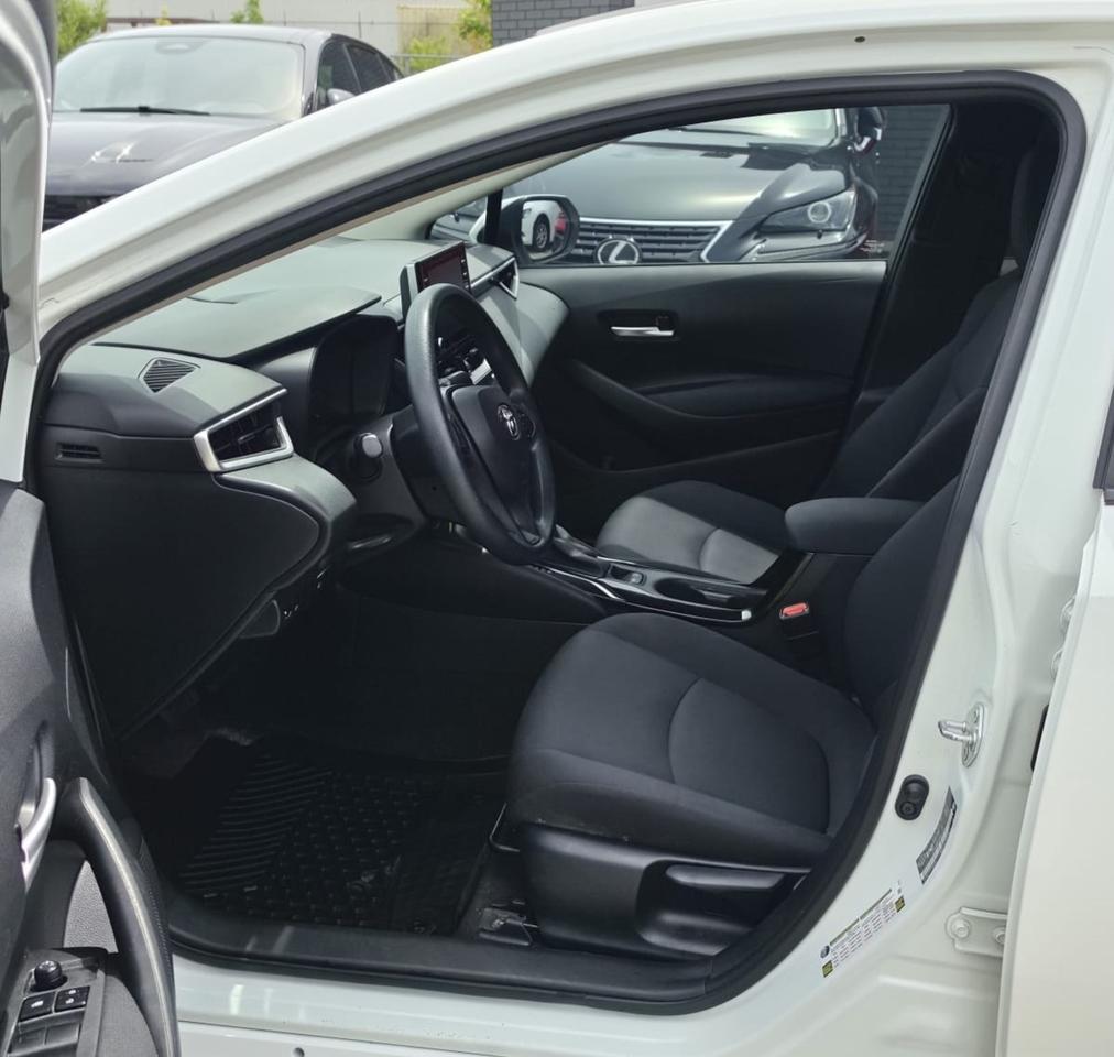 2021 Toyota Corolla LE / NO ACCIDENTS / HTD SEATS / BLUETOOTH / AUTO Photo