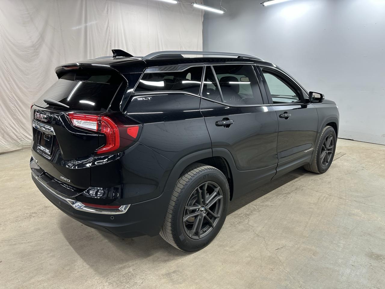 2022 GMC Terrain AWD 4DR SLT Photo26
