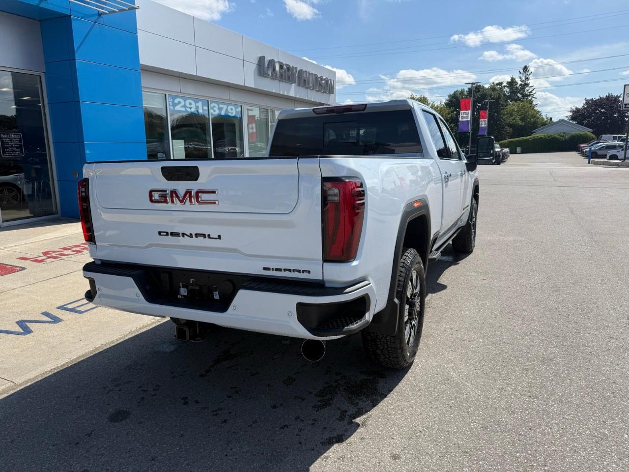 2026 GMC Sierra 2500 HD Crew Cab Standard Box 4-Wheel Drive Denali Photo2