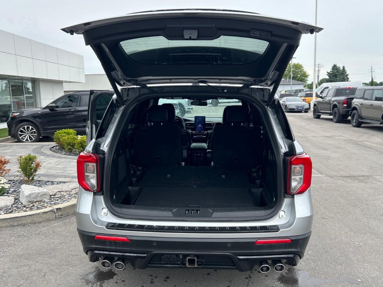 2024 Ford Explorer ST 4WD Photo3