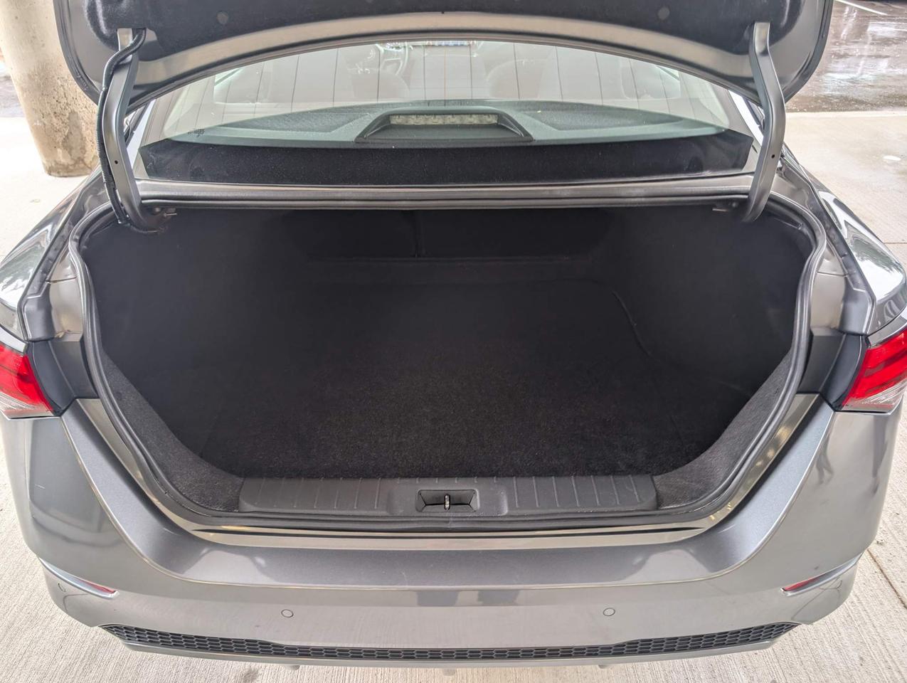 2024 Nissan Sentra SV Photo