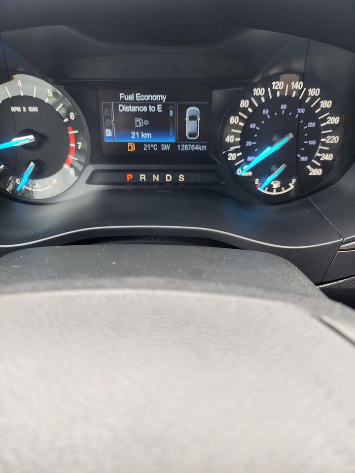2017 Ford Fusion SE l Low KM l Clean Carfax l No Accidents Photo