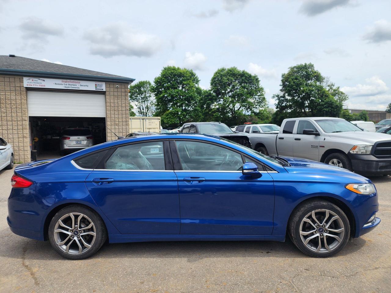 2017 Ford Fusion SE l Low KM l Clean Carfax l No Accidents Photo