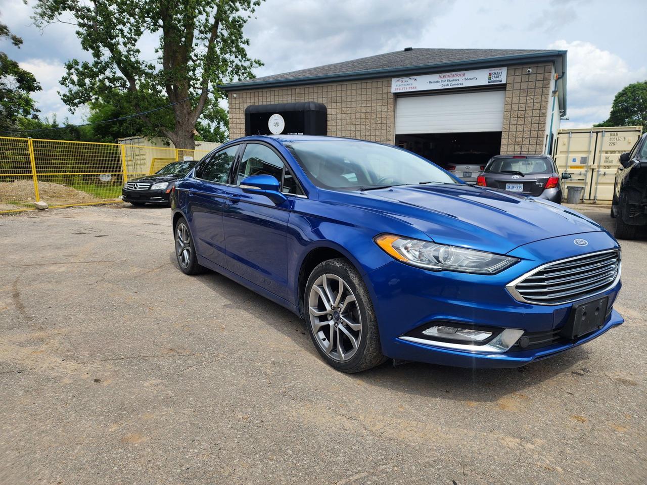2017 Ford Fusion SE l Low KM l Clean Carfax l No Accidents Photo