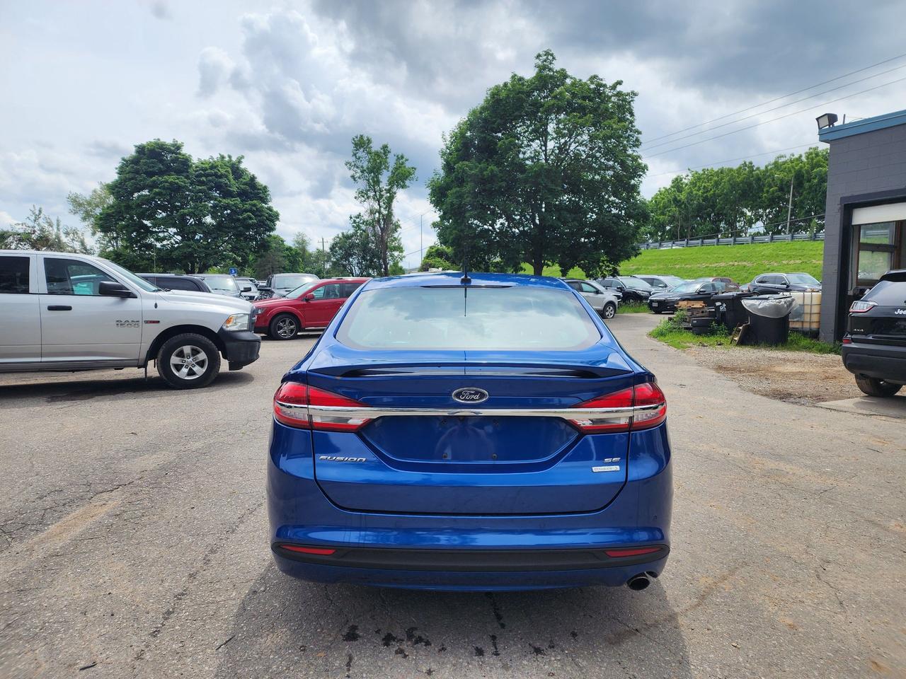 2017 Ford Fusion SE l Low KM l Clean Carfax l No Accidents Photo