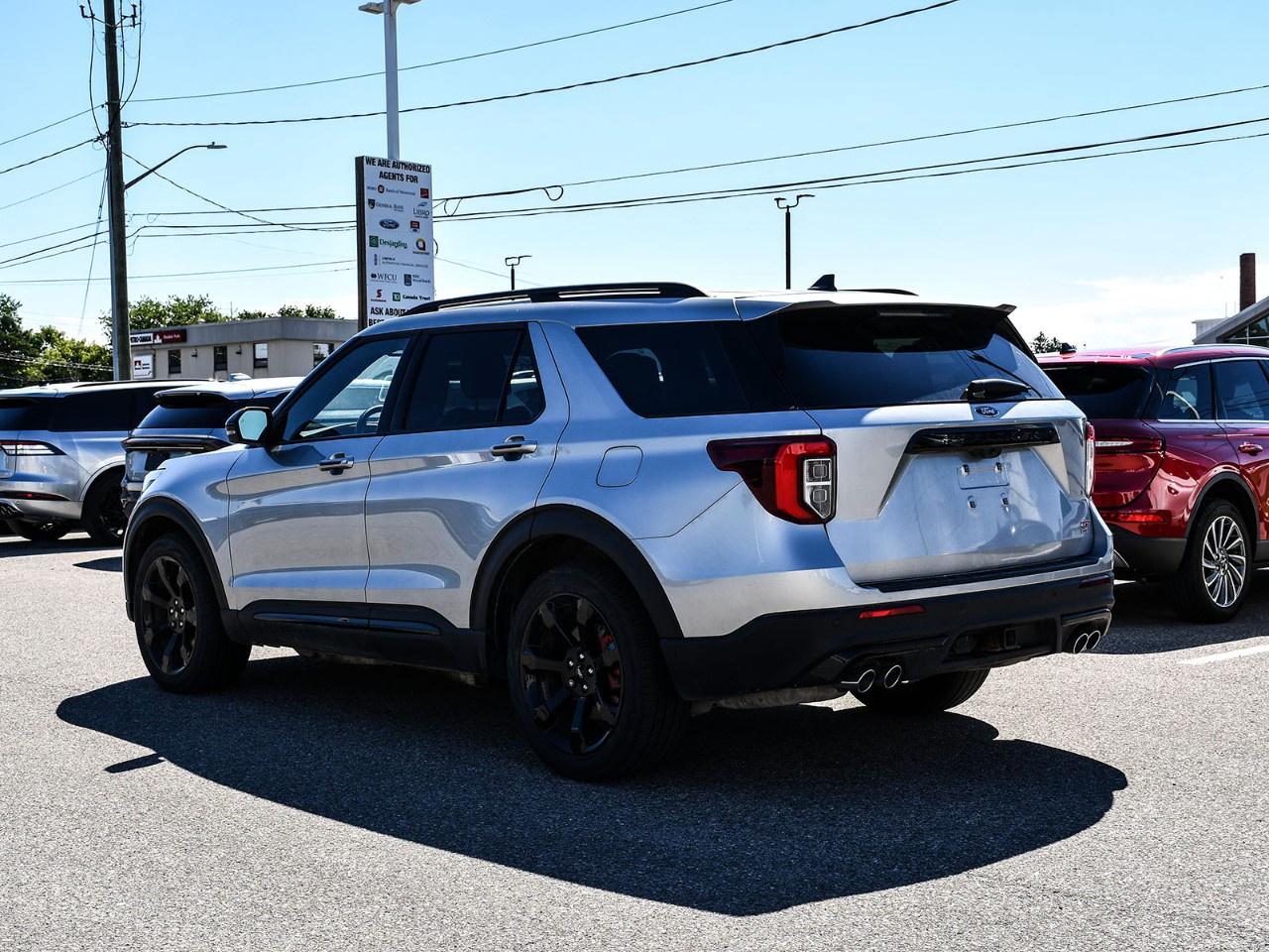 2023 Ford Explorer ST 4WD Photo