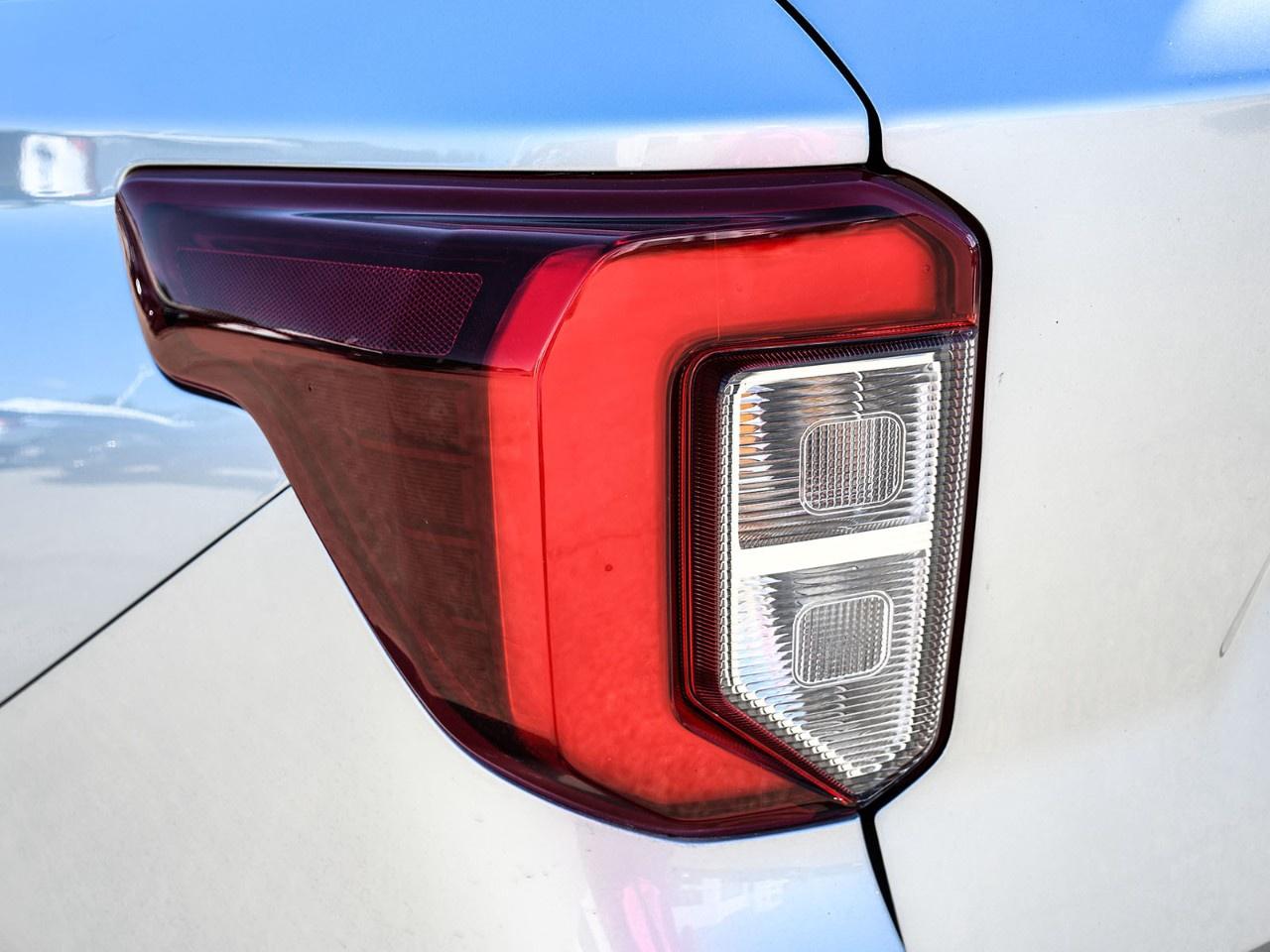2023 Ford Explorer ST 4WD Photo