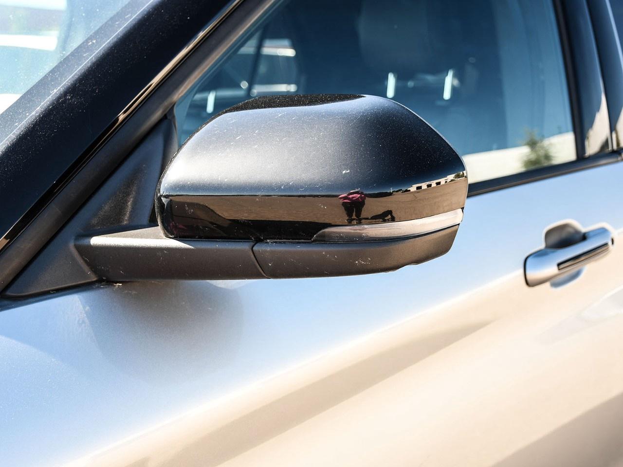 2023 Ford Explorer ST 4WD Photo