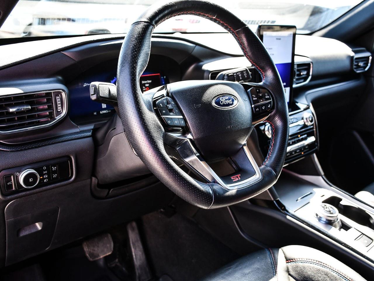 2023 Ford Explorer ST 4WD Photo