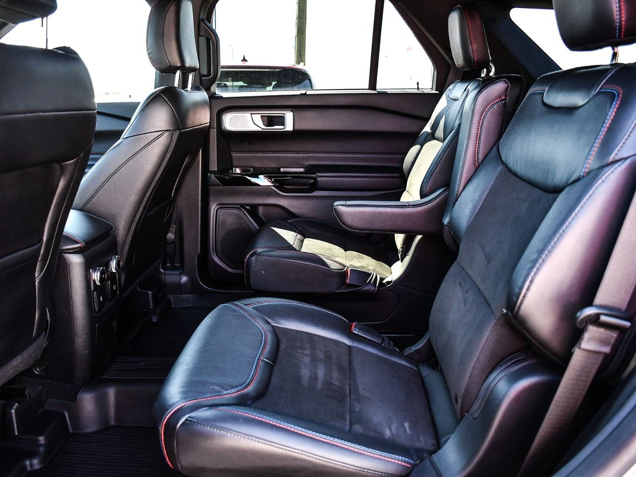 2023 Ford Explorer ST 4WD Photo