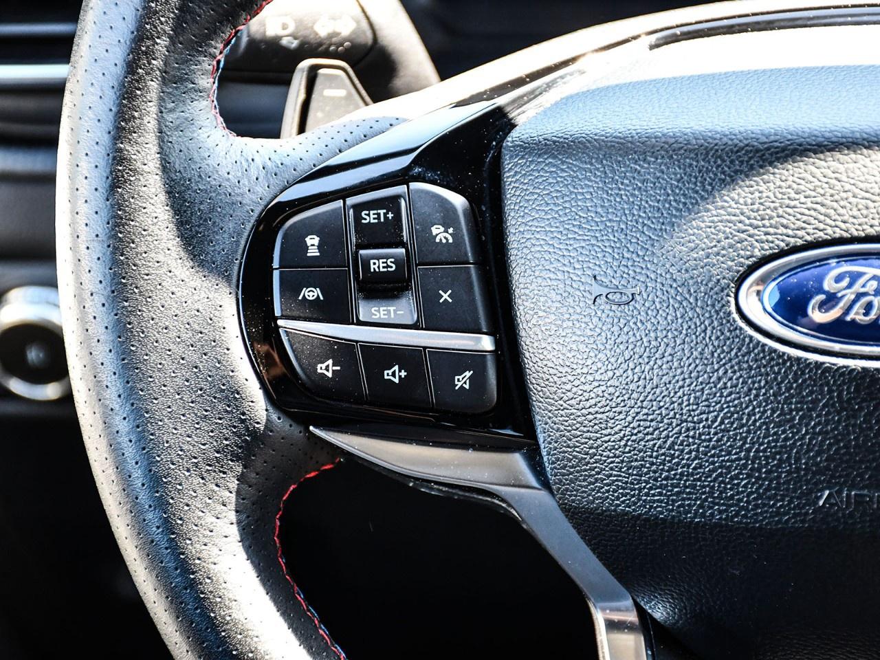 2023 Ford Explorer ST 4WD Photo