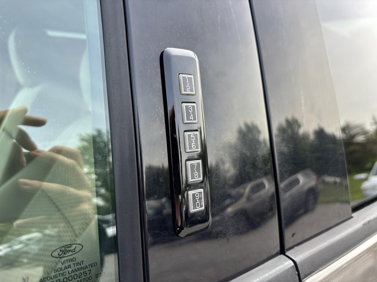 2019 Ford F-150 XLT Supercrew No Accidents~One Owner Photo