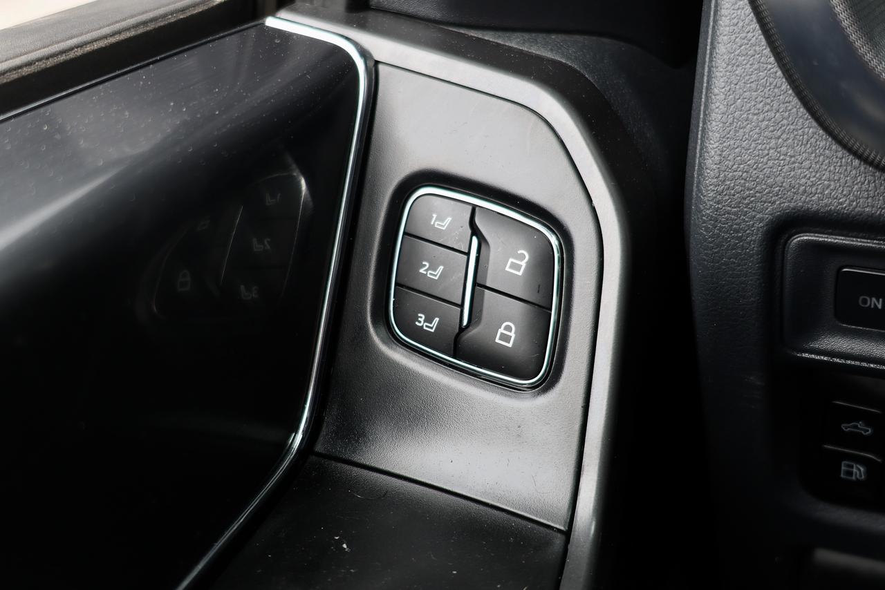 2024 Ford F-150 Lariat Crew Cab 3.5L PowerBoost Hybrid 4WD Photo