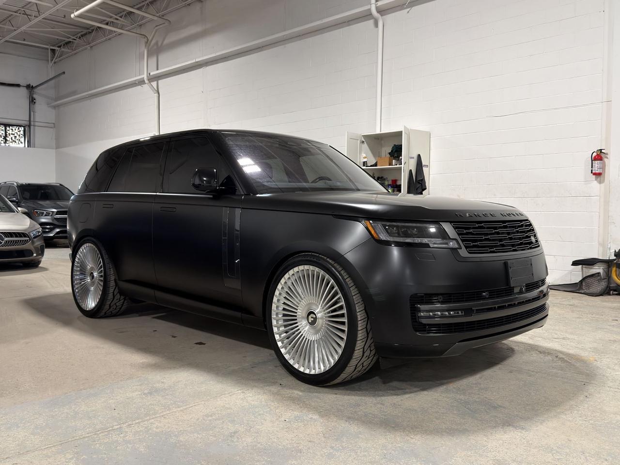 2023 Land Rover Range Rover SE | REAR WHEEL STEERING | CARPLAY| Photo2