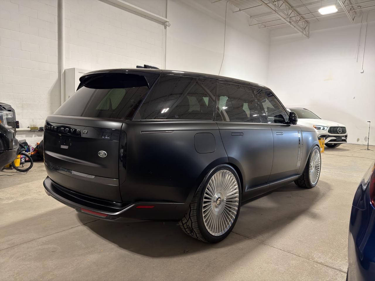 2023 Land Rover Range Rover SE | REAR WHEEL STEERING | CARPLAY| Photo4