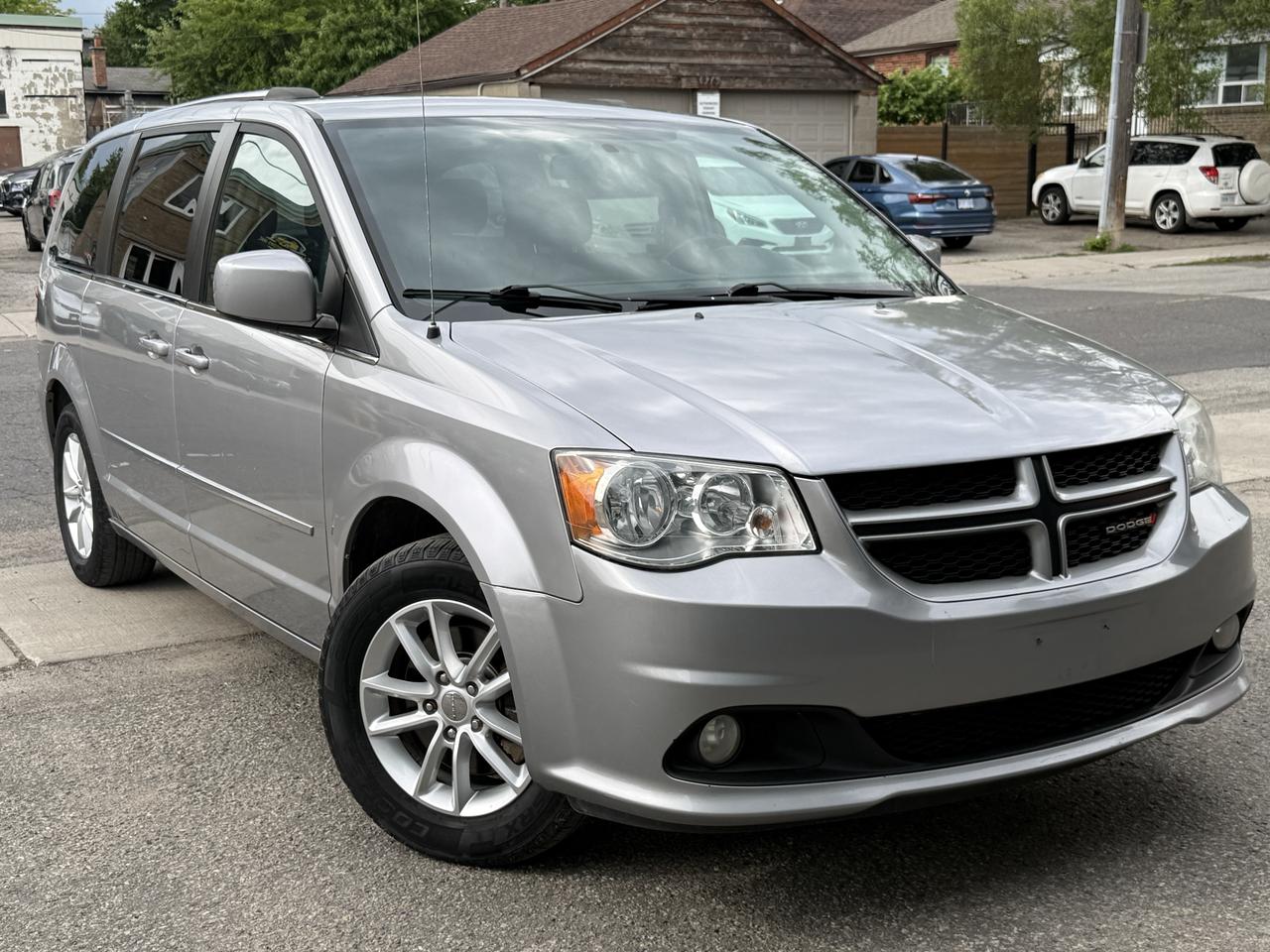 2017 Dodge Grand Caravan Crew Plus Photo