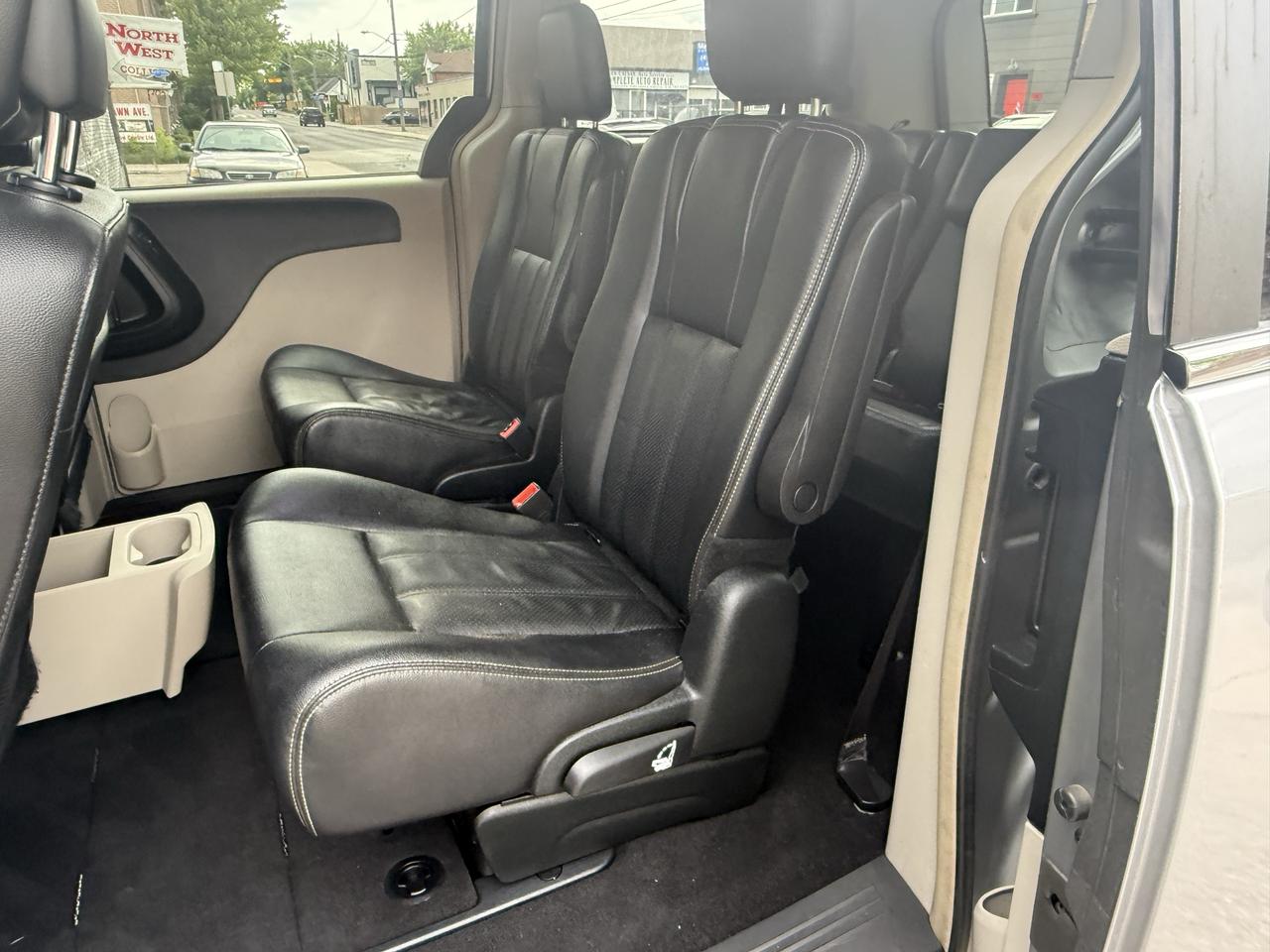 2017 Dodge Grand Caravan Crew Plus Photo