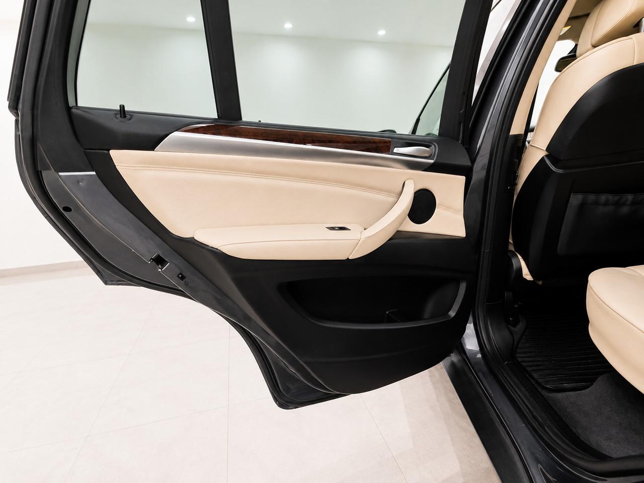2011 BMW X5 35i Photo
