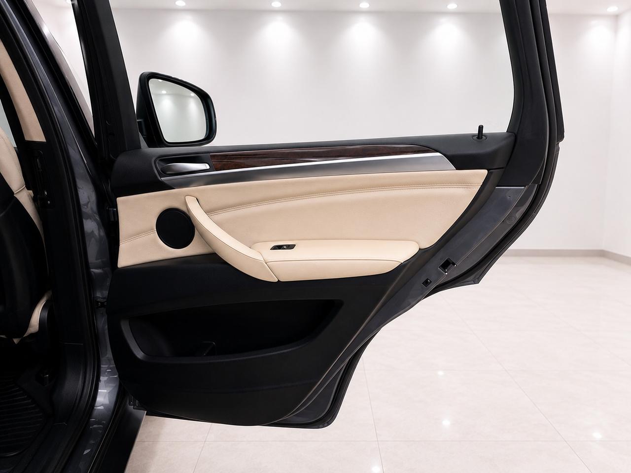 2011 BMW X5 35i Photo