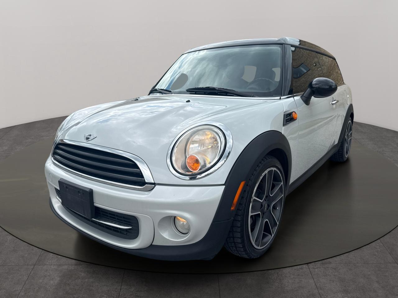 2011 MINI Cooper Clubman 2DR CPE Photo3