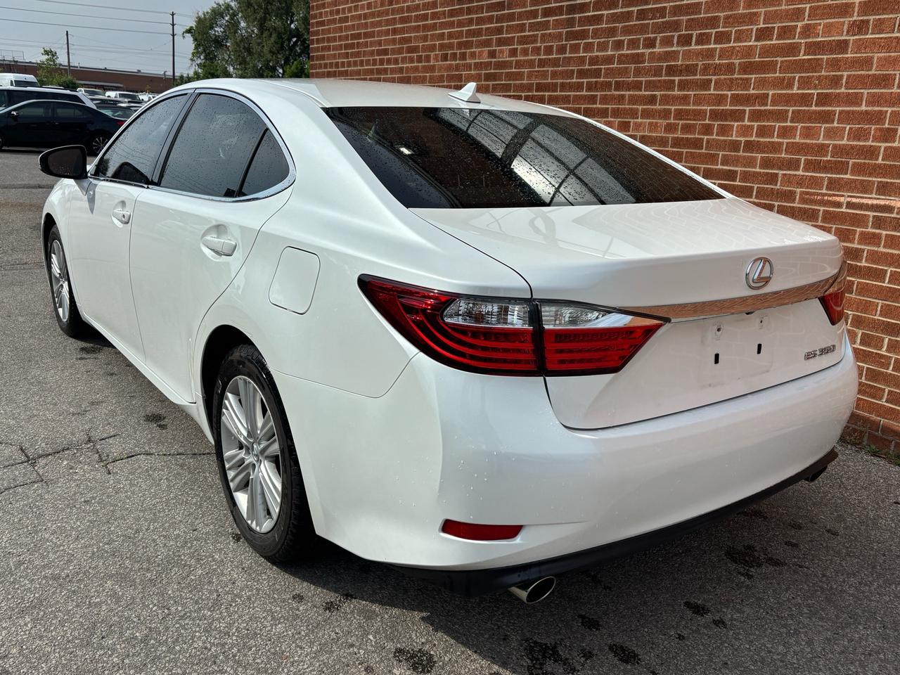 2013 Lexus ES 350 Navigation, Leather, Wood Trim 4dr Sdn Photo