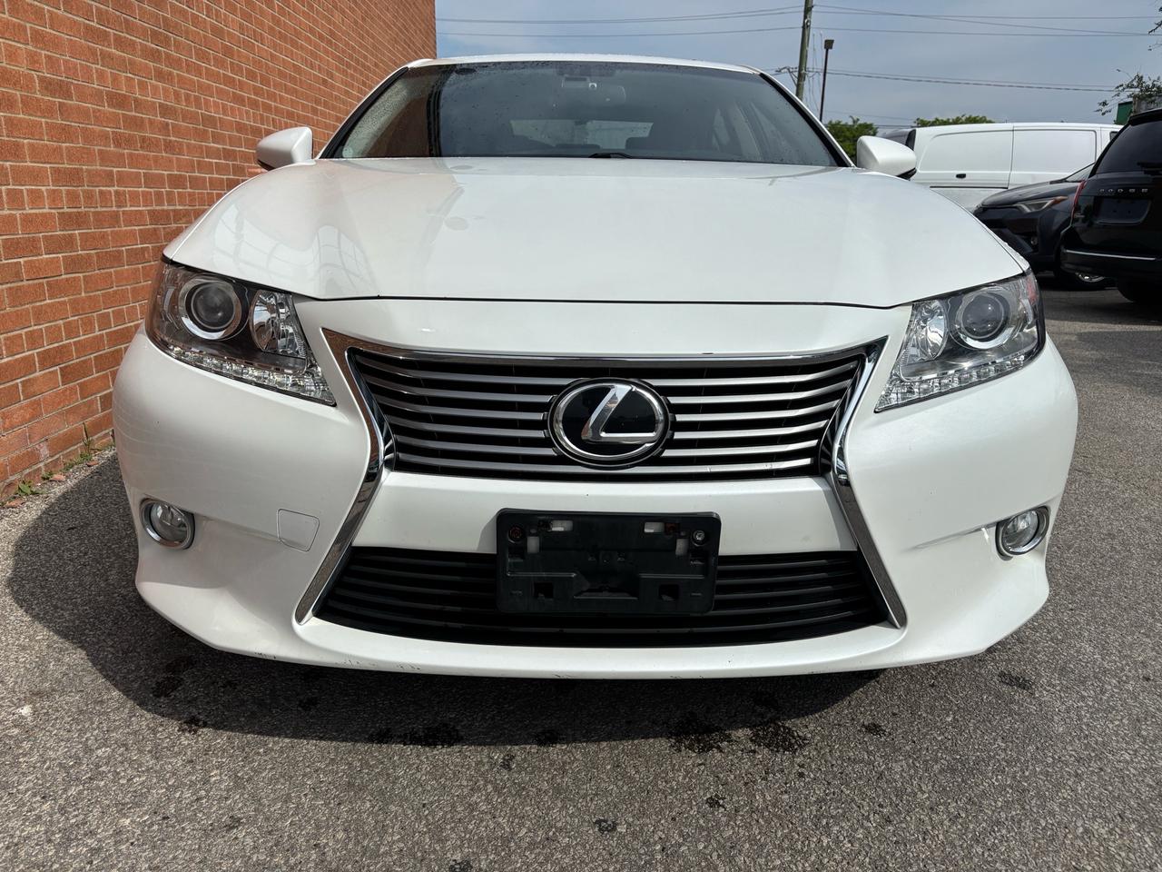 2013 Lexus ES 350 Navigation, Leather, Wood Trim 4dr Sdn Photo