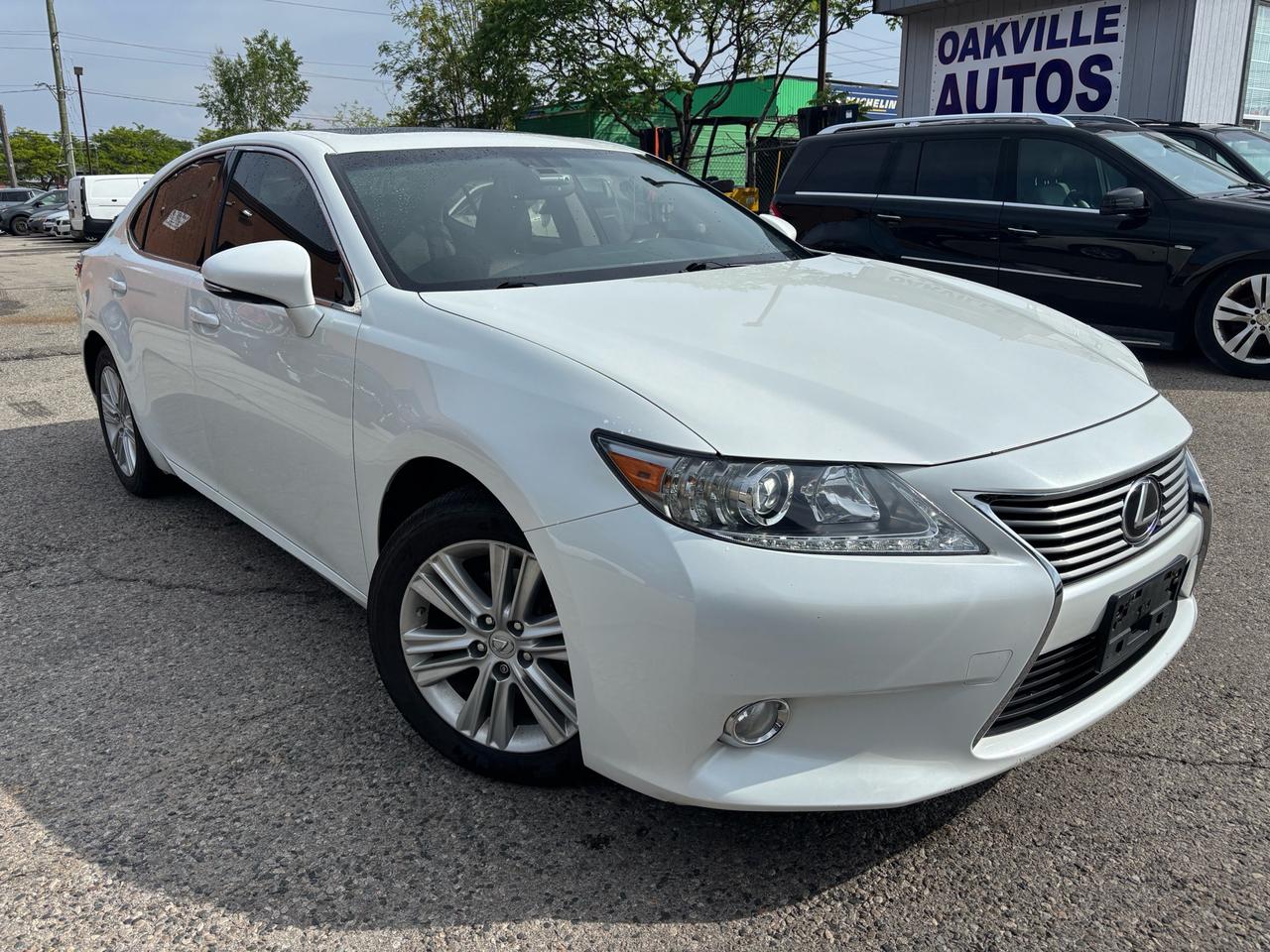 2013 Lexus ES 350 Navigation, Leather, Wood Trim 4dr Sdn Photo