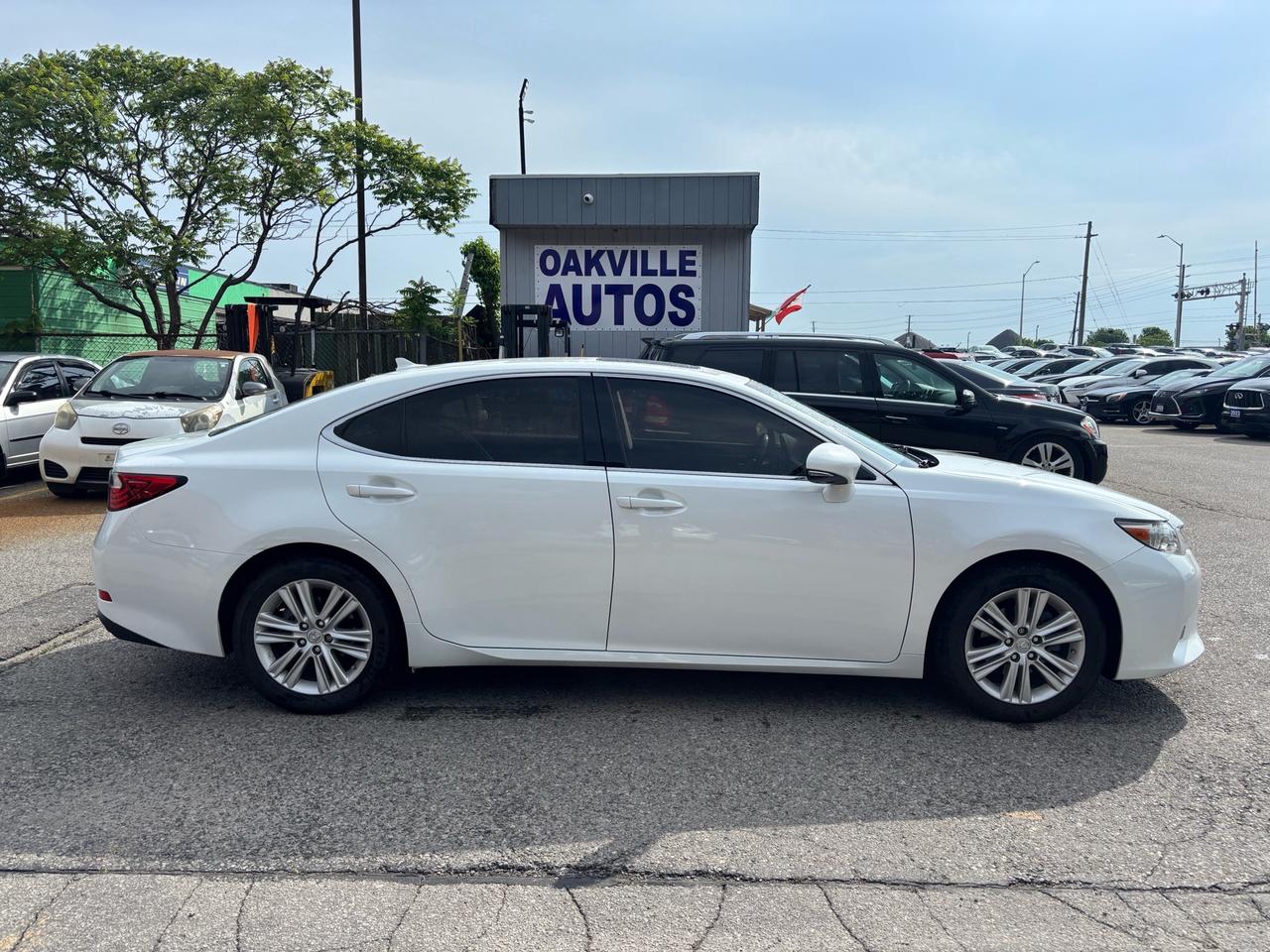 2013 Lexus ES 350 Navigation, Leather, Wood Trim 4dr Sdn Photo
