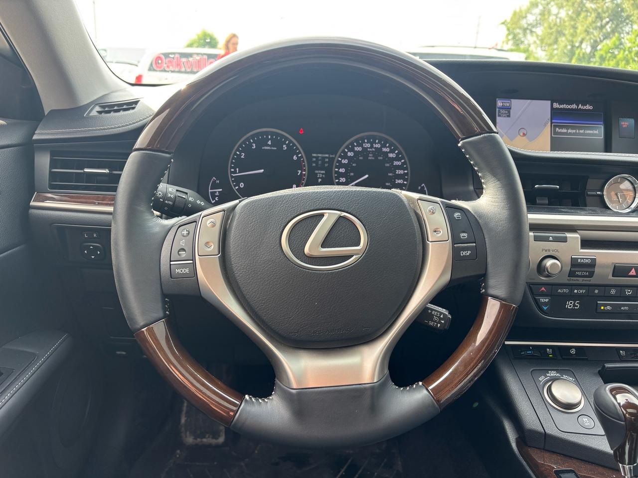 2013 Lexus ES 350 Navigation, Leather, Wood Trim 4dr Sdn Photo