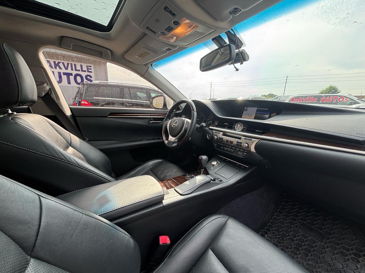 2013 Lexus ES 350 Navigation, Leather, Wood Trim 4dr Sdn Photo