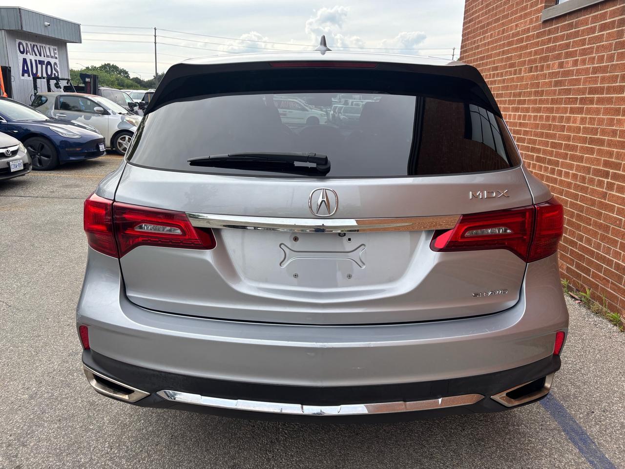 2017 Acura MDX SH-AWD 4dr Nav Pkg Photo4