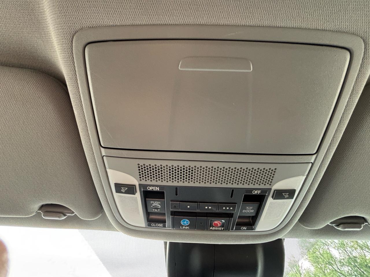 2017 Acura MDX SH-AWD 4dr Nav Pkg Photo