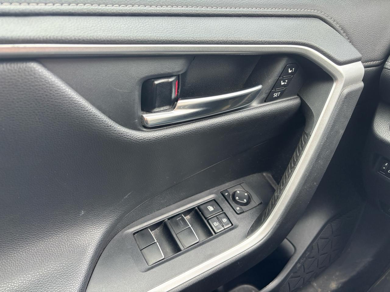 2020 Toyota RAV4 Hybrid Limited AWD Photo