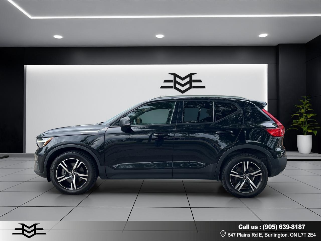 2023 Volvo XC40 B5 AWD CORE - Blind Spot Monitor - Reverse Camera !!! Photo
