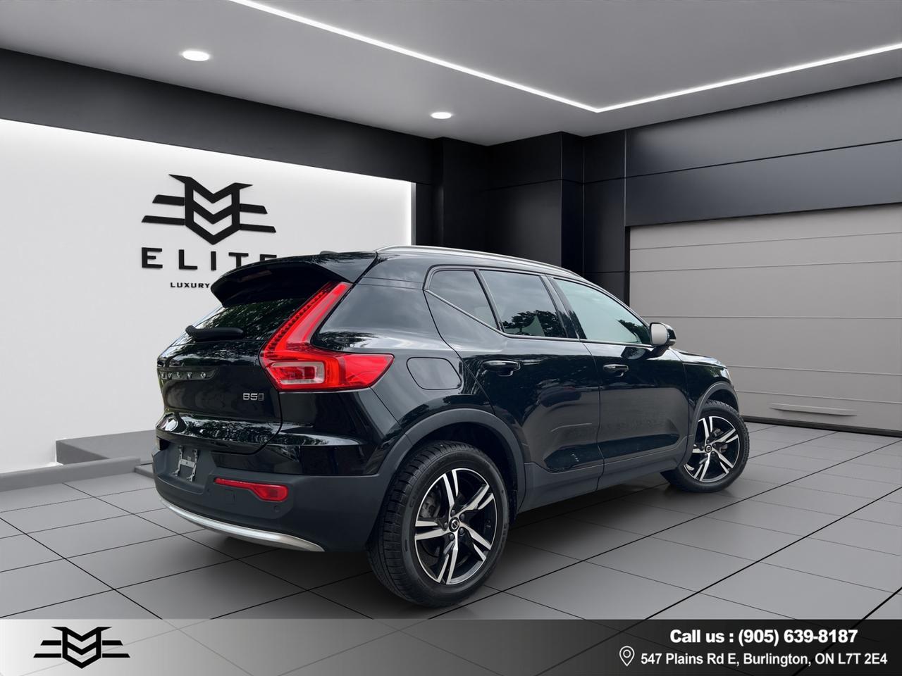 2023 Volvo XC40 B5 AWD CORE - Blind Spot Monitor - Reverse Camera !!! Photo
