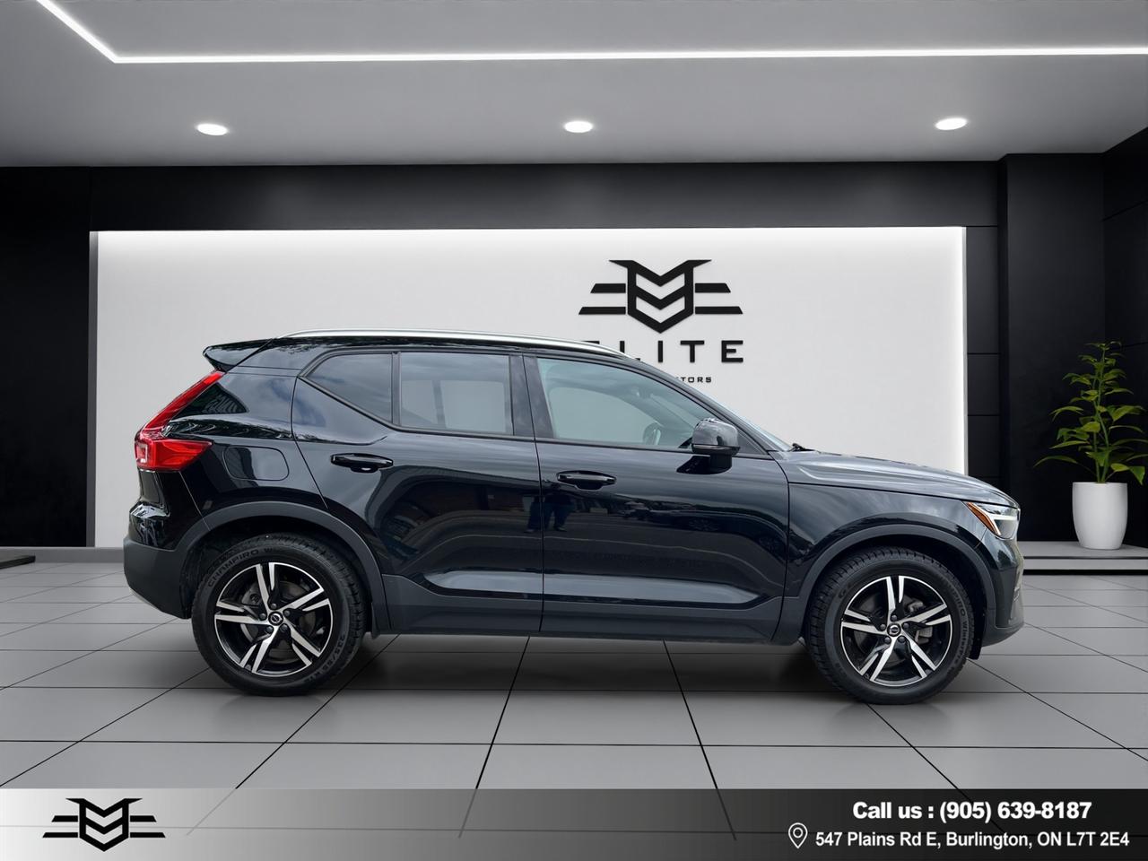 2023 Volvo XC40 B5 AWD CORE - Blind Spot Monitor - Reverse Camera !!! Photo