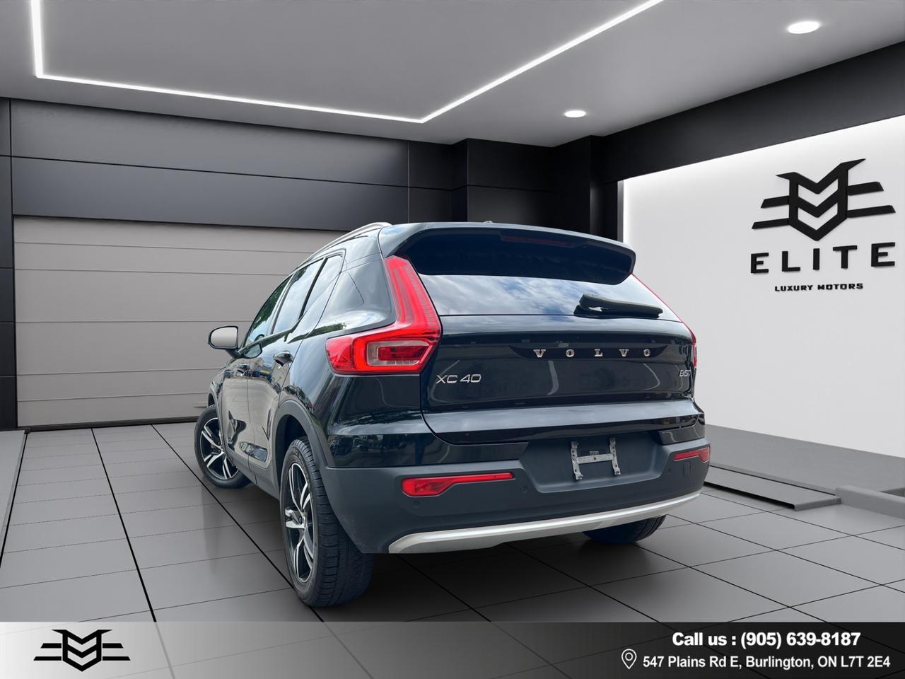 2023 Volvo XC40 B5 AWD CORE - Blind Spot Monitor - Reverse Camera !!! Photo