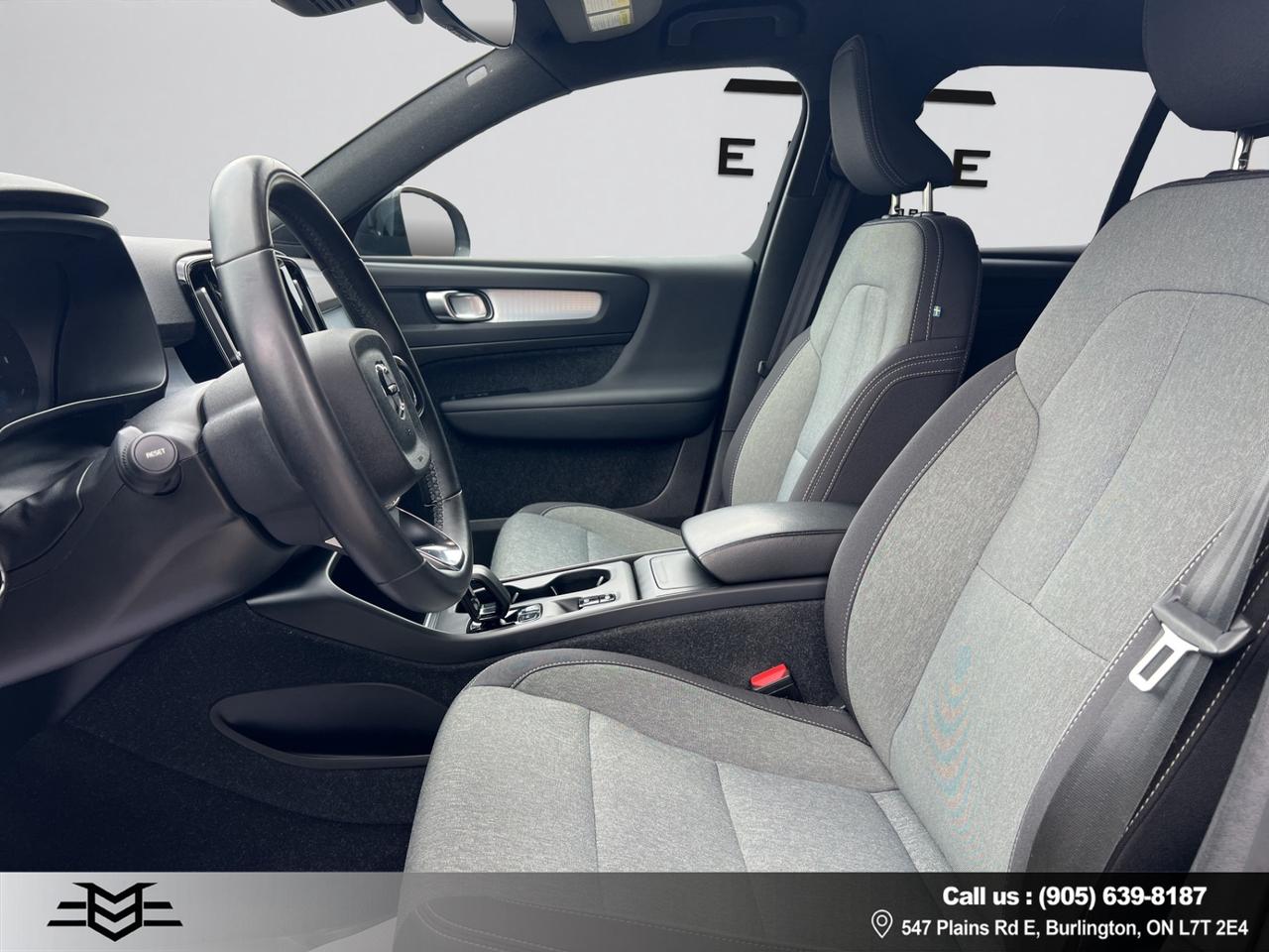 2023 Volvo XC40 B5 AWD CORE - Blind Spot Monitor - Reverse Camera !!! Photo