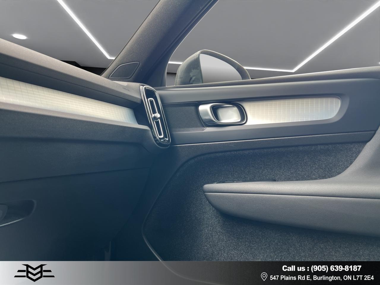 2023 Volvo XC40 B5 AWD CORE - Blind Spot Monitor - Reverse Camera !!! Photo