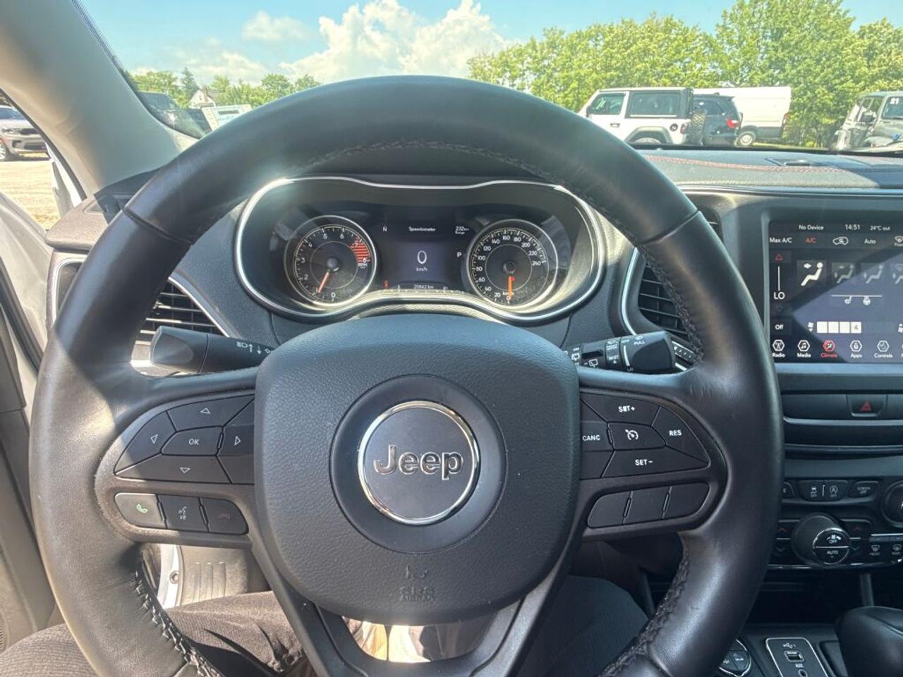 2020 Jeep Cherokee Trailhawk Photo