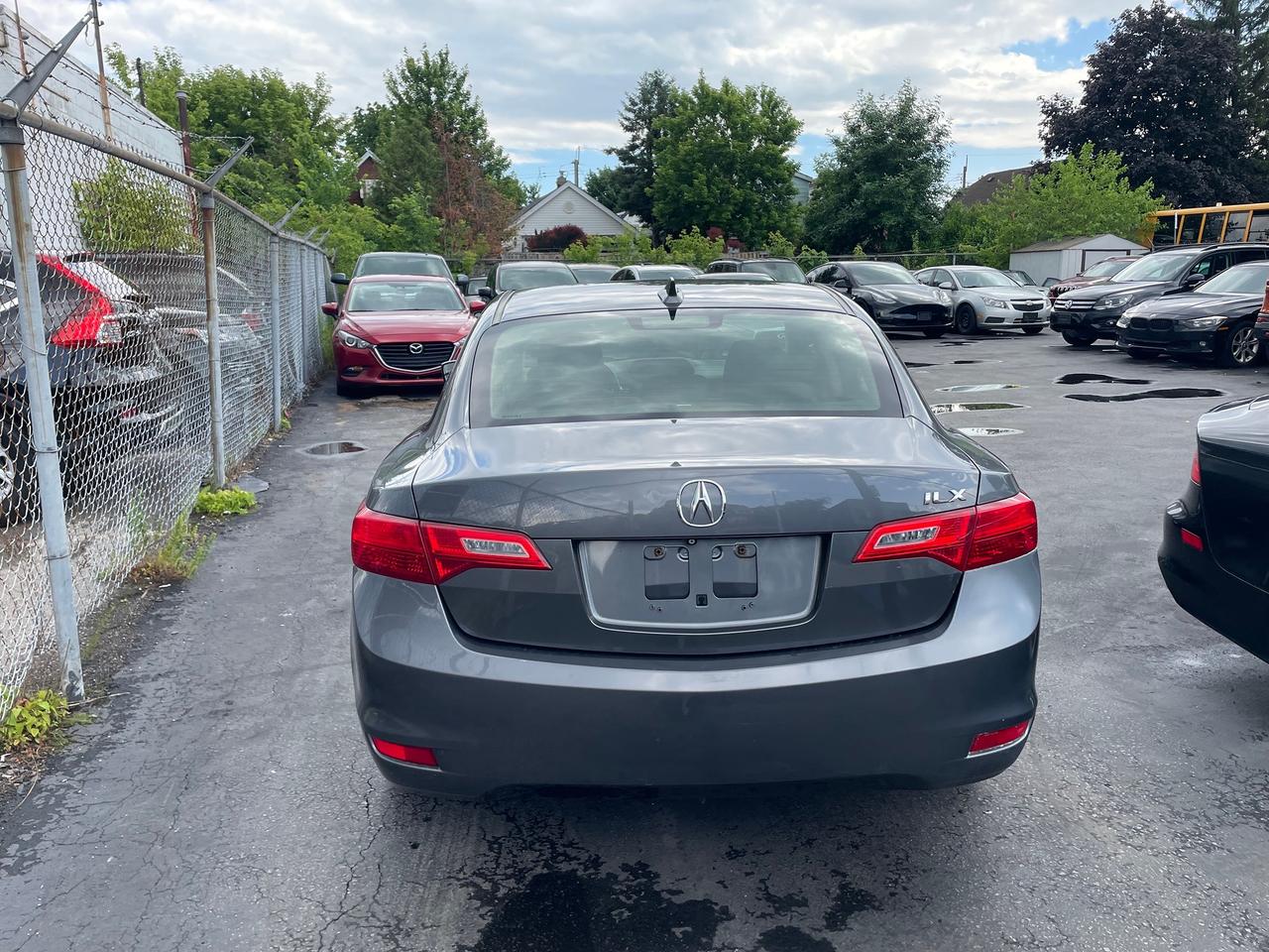 2014 Acura ILX Tech Pkg *SUNROOF, BACKUP CAM, HEATED SEATS, NAV* Photo4