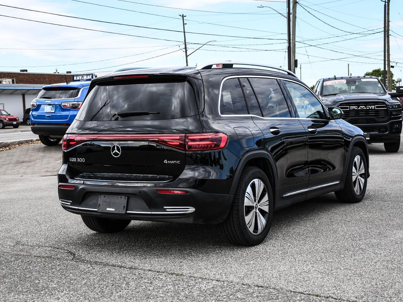 2025 Mercedes-Benz EQB EQB 300 4MATIC SUV Photo3