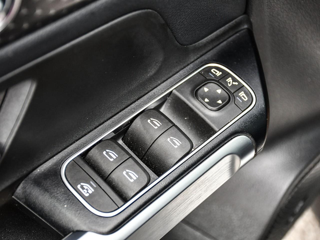 2025 Mercedes-Benz EQB EQB 300 4MATIC SUV Photo