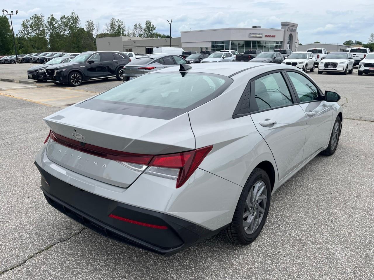 2025 Hyundai Elantra Preferred Lane Assist | Accident Free Photo