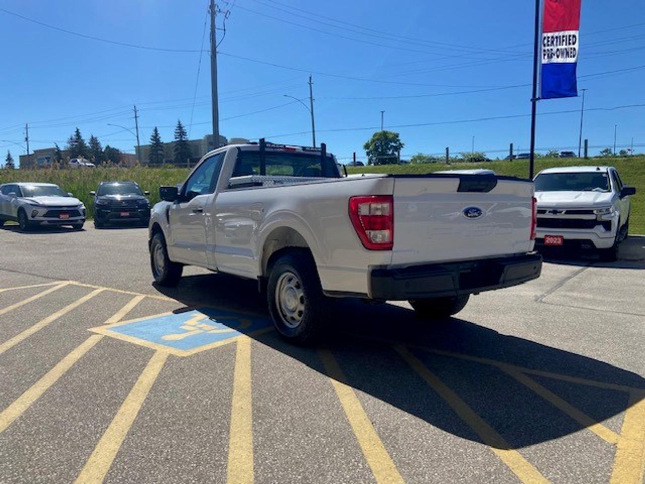 2022 Ford F-150 XL 4WD REG CAB 8' BOX Photo3